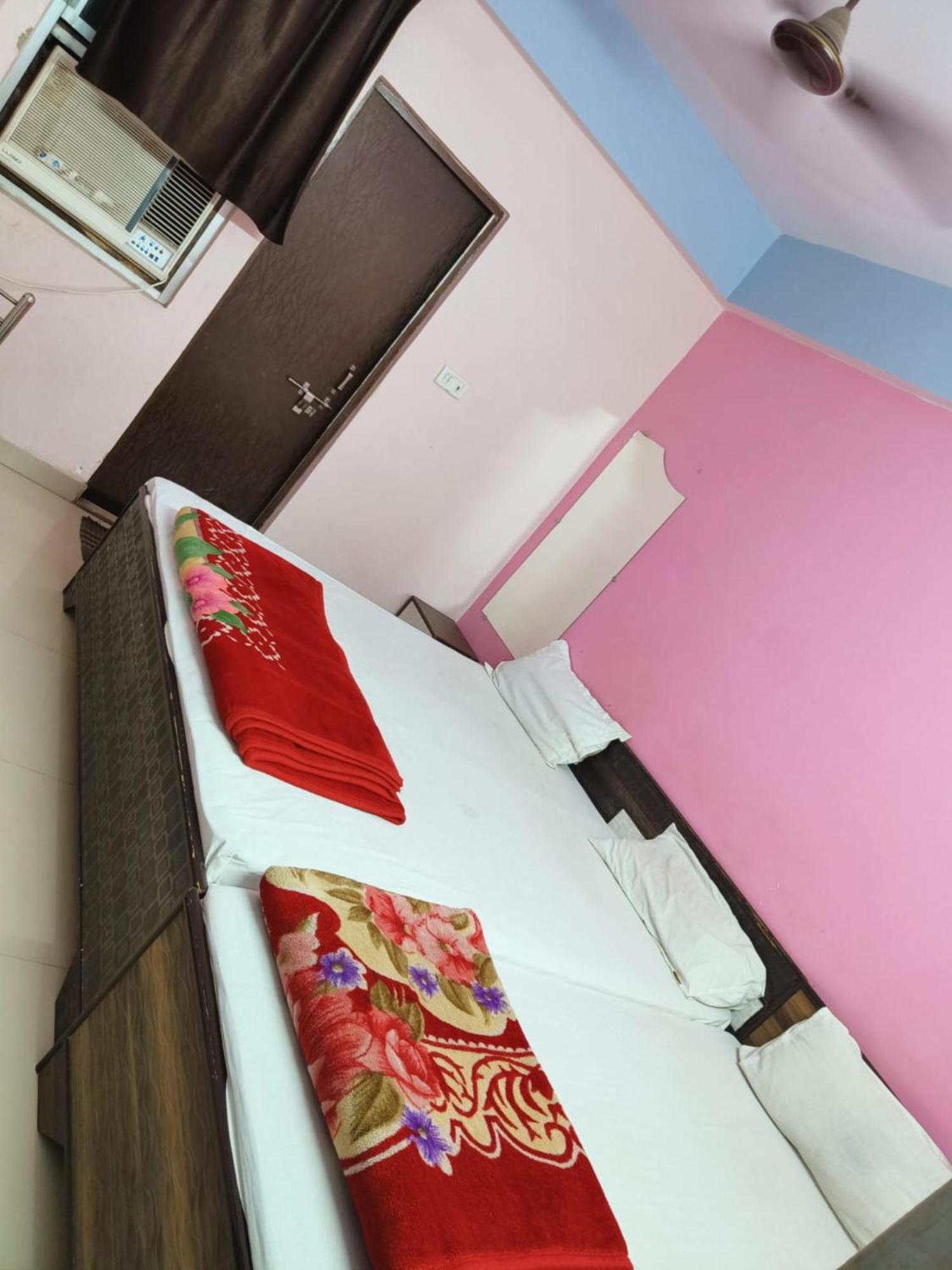 Goroomgo The Shivay Guest House Inn Varanasi Eksteriør billede